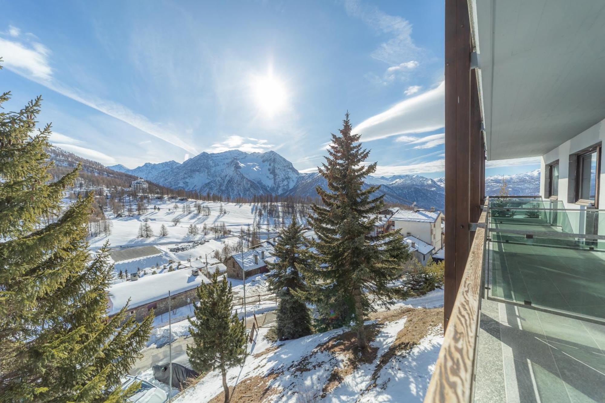 Hotel Gran Roc Colle Colle Sestriere Buitenkant foto